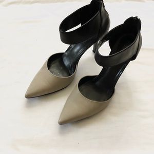 Nine West nude black heels